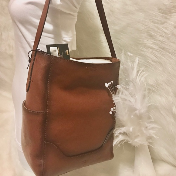 Frye Handbags - 👜 NEW FRYE 👜 SIDE POCKET LEATHER HOBO
